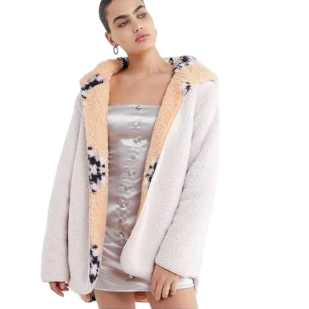 🌻Urban Outfitters Carmella Oversized Reversible Sherpa Jacket Size XS/S